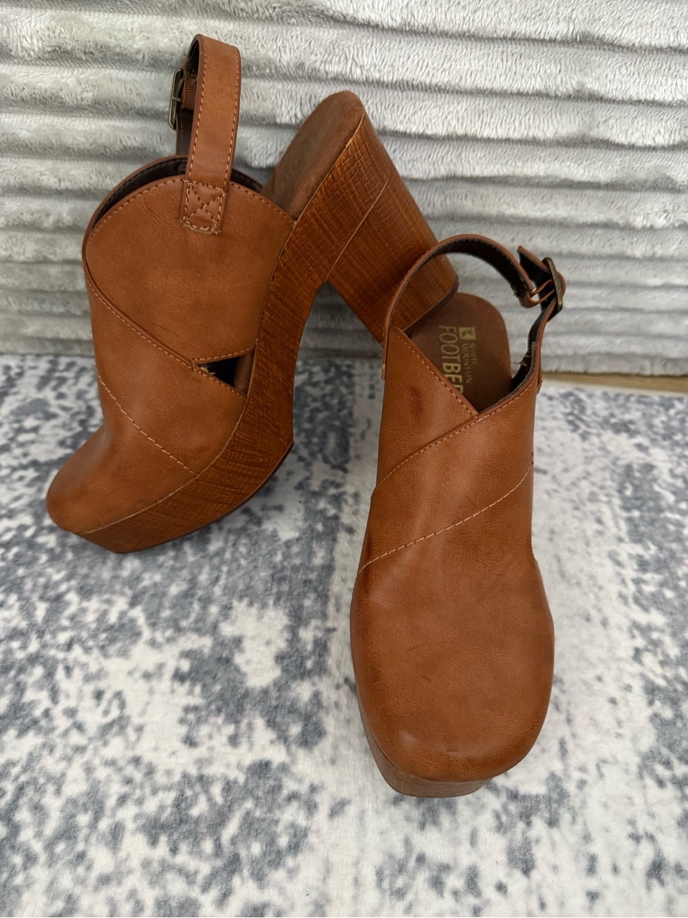 White Mountain Footbeds Platform Clog Size 9.5